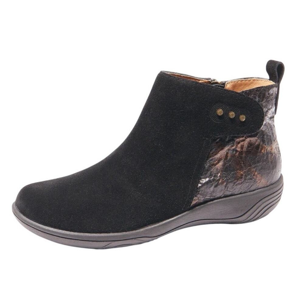 Halsa Footwear Womens Althea Bootie EU 39 US 9M Black Suede Ankle Boot NIB